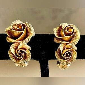 Lewis Segal California Vintage Gold Tone Double Rose Clip-On Earrings 1950 Retro
